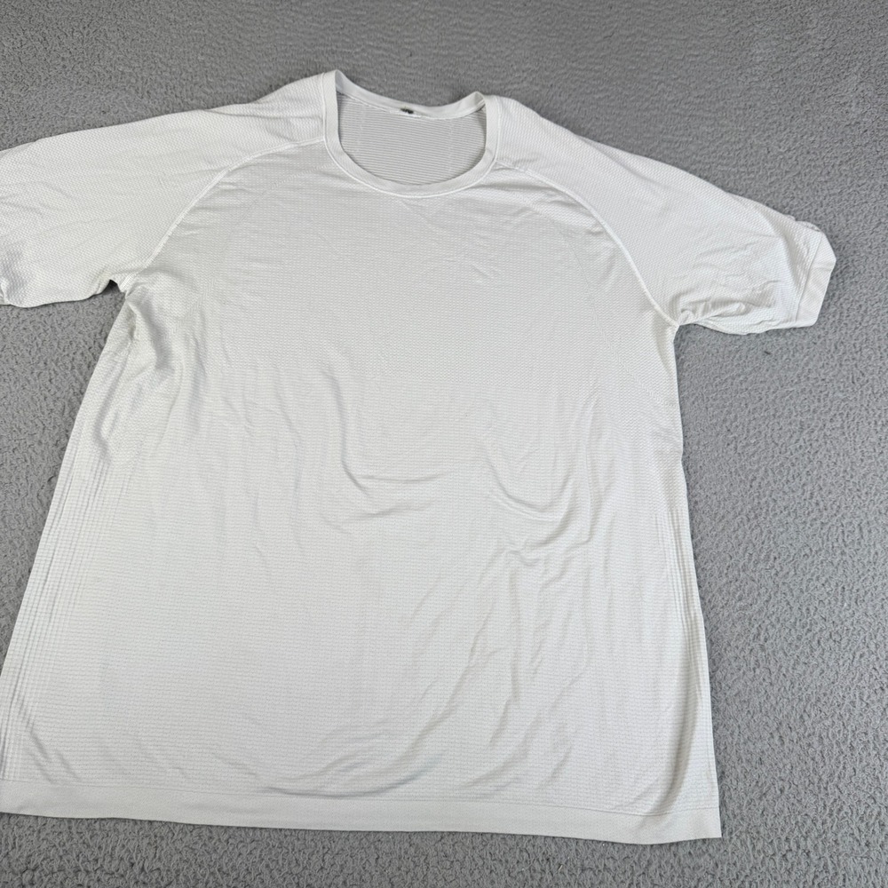 Lululemon Shirt Mens XXL Gray Metal Vent Tech Short Sleeve Seamless Athletic